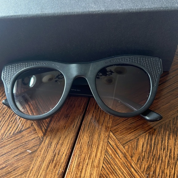 Equipment matte black cat eye sunglasses - Picture 3 of 7